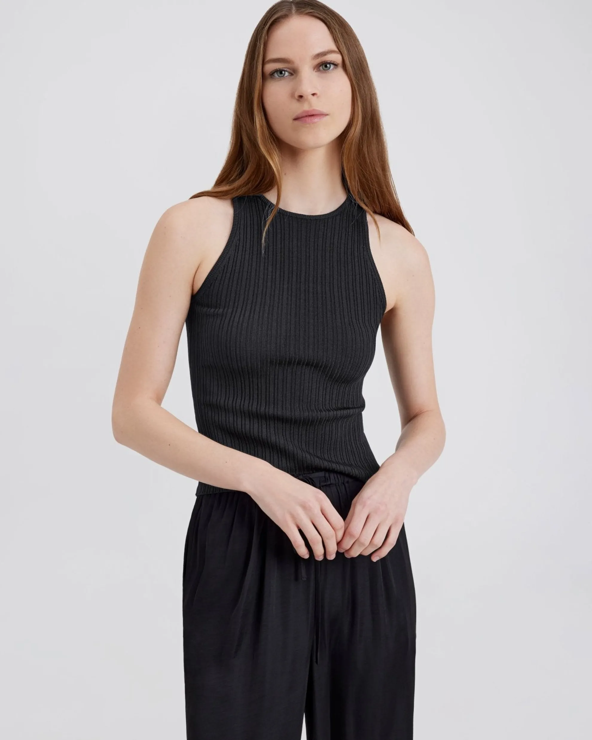 Varena Tank Noir
